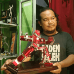 Guru Ngaji Sulap Limbah Logam Jadi Robot 2