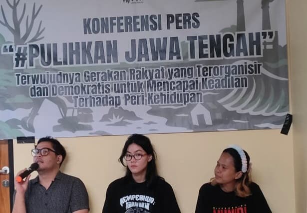 Kegiatan konferensi pers WALHI terkait krisis ekologi Jawa Tengah, Kamis (19/6/25). (foto: lpmmissi.com/ Nurul)