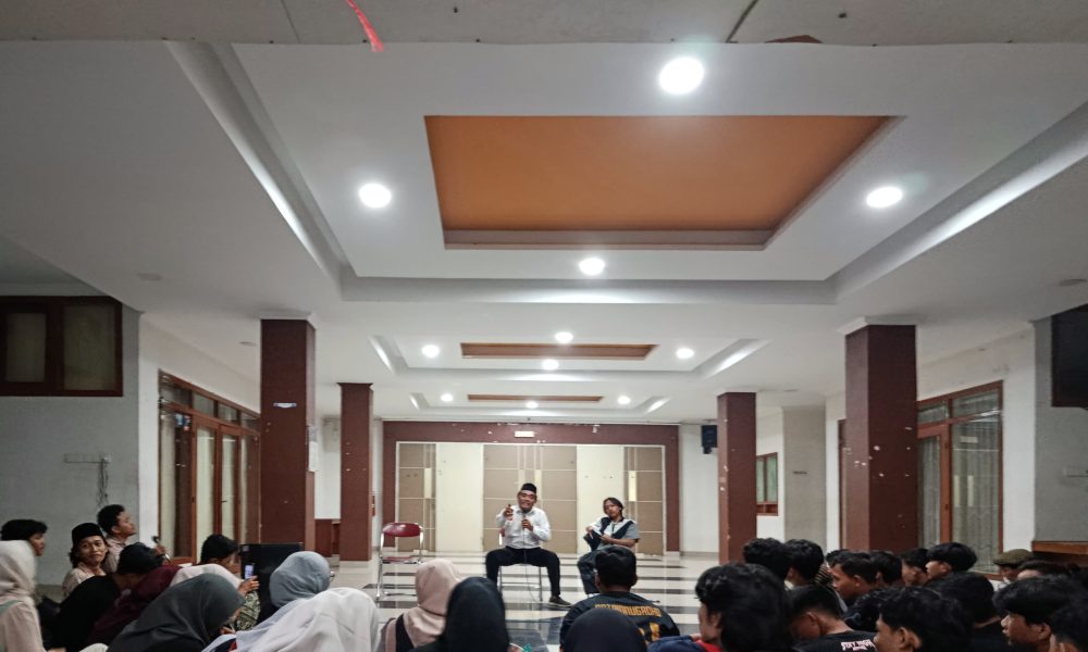 Dialog terbuka antara mahasiswa dengan WD III FISIP, di Auditorium Kampus 3 UIN Walisongo, doc: lpmmissi.com/ Alya