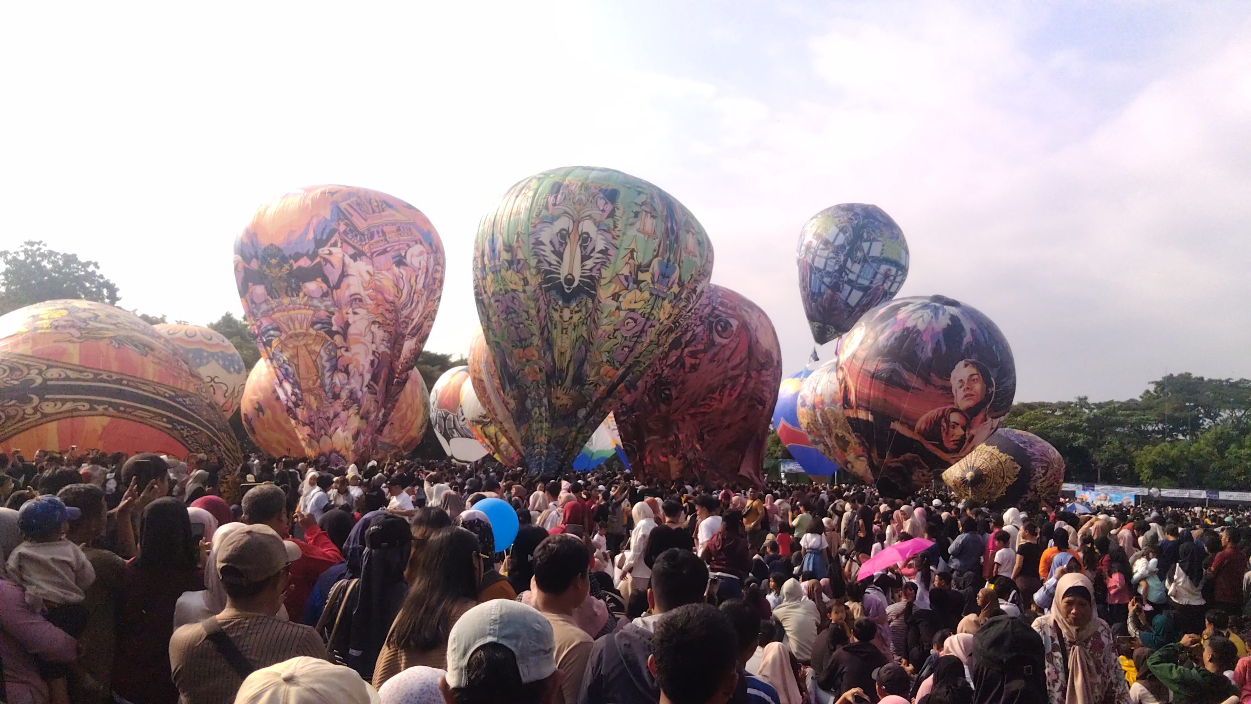 Euforia Festival Balon Udara Semarang Dibarengi Banyak Persoalan2 scaled