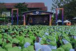 Sebanyak 4.623 mahasiswa baru UIN Walisongo Semarang dari sembilan fakultas resmi mengikuti pembukaan Pengenalan Budaya Akademik dan Kemahasiswaan (PBAK) 2026 di lapangan utama UIN Walisongo Semarang. (Foto: LPMMISSI.COM/Etsa)