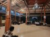 Perwakilan Mahasiswa Lintas Fakultas di Pendopo FEBI, Jumat (4/9). (foto: lpmmissi.com/ Etsa)